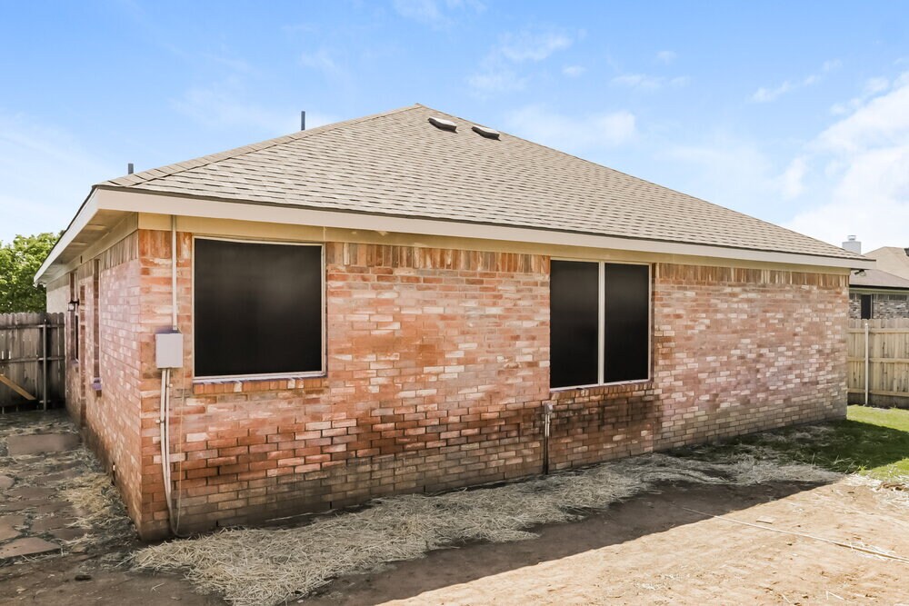 Building Photo - 6421 Freshwater Ln