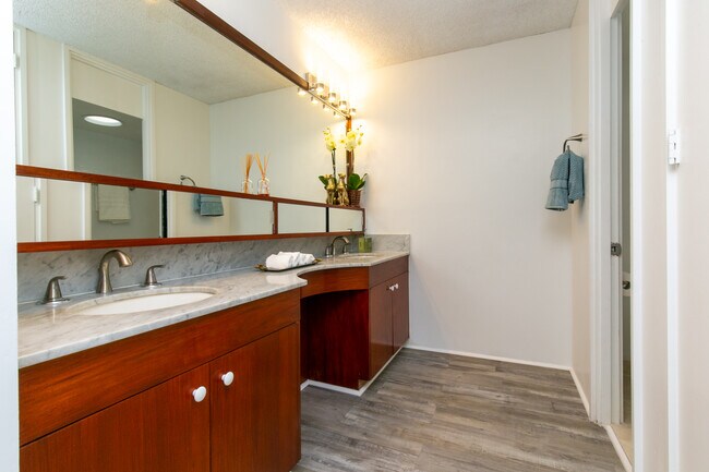 Building Photo - 250 Kawaihae St