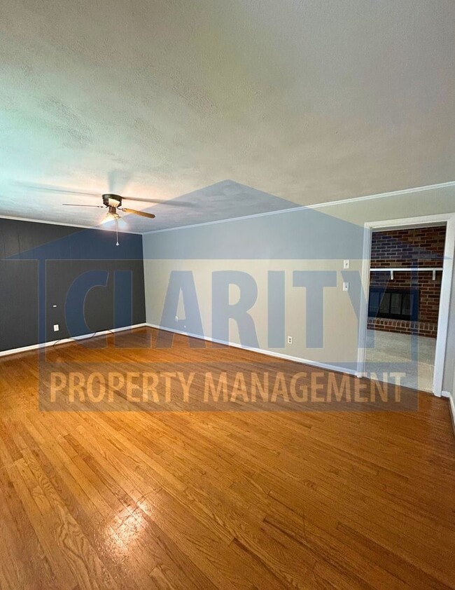 Building Photo - 3 bedroom ranch-style home in Downtown Cle...