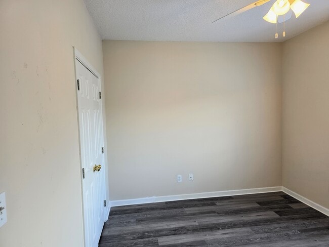 Building Photo - 1012 McAllister Dr