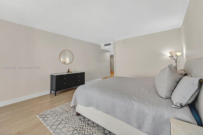 Building Photo - 21050 Point Pl