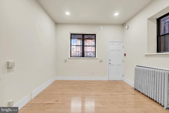 Building Photo - 1823 S Broad St