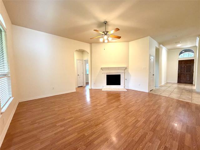 Building Photo - 9404 Caliente Dr