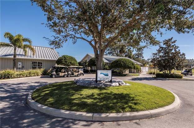 Building Photo - 1315 Saxony Cir