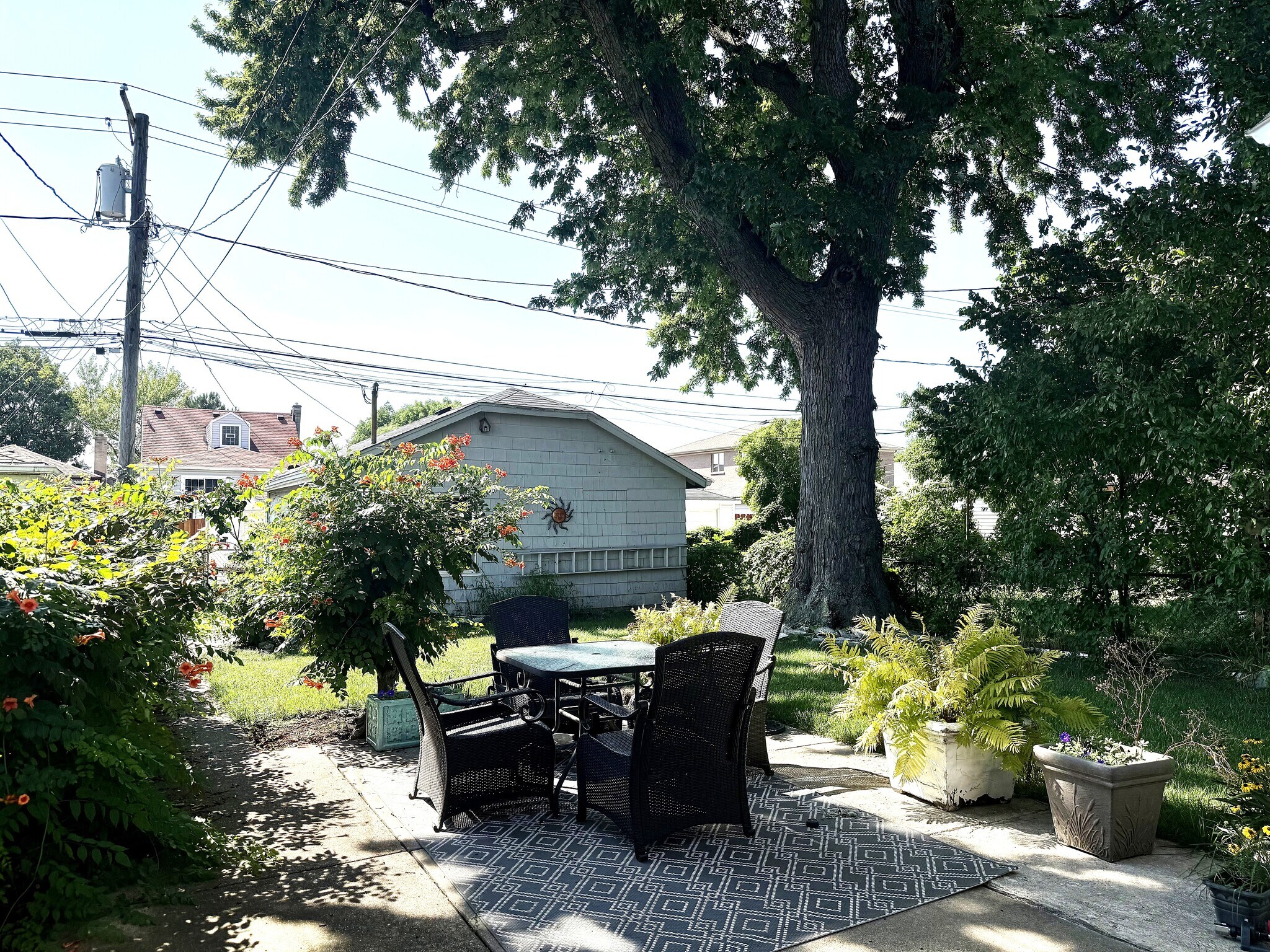 Building Photo - 4028 N Overhill Ave