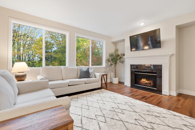 Building Photo - 22202 68th Pl West