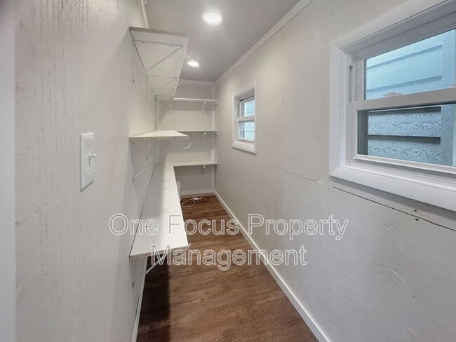 Building Photo - 16 N Jones St