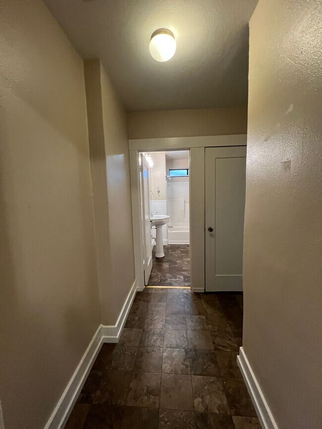 Building Photo - Come check out this Lovely home located in...