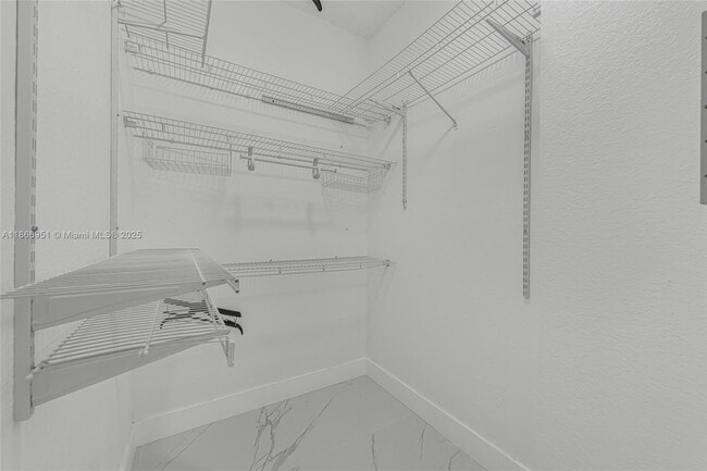Building Photo - 642 SE 37th Pl