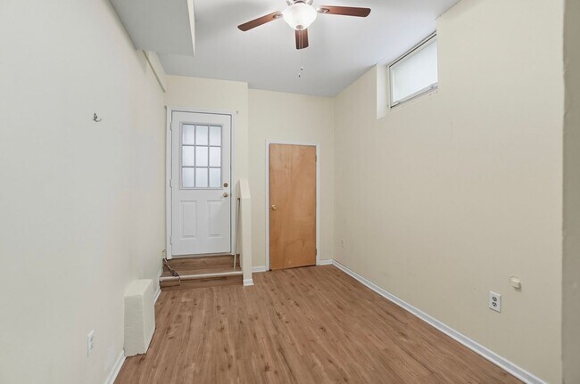 Building Photo - Emming Duplex