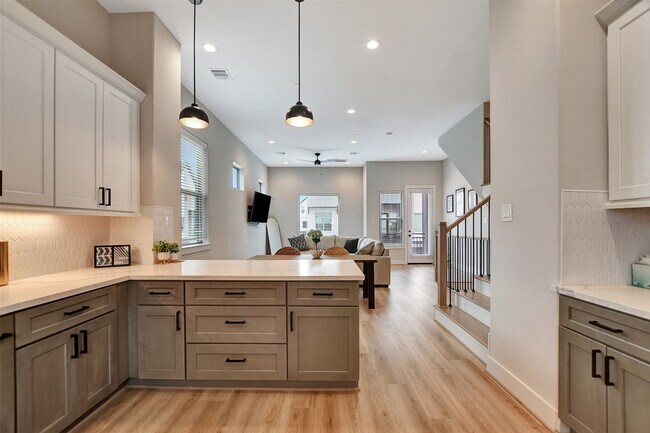 Building Photo - 3704 Creekmont Grn Ln