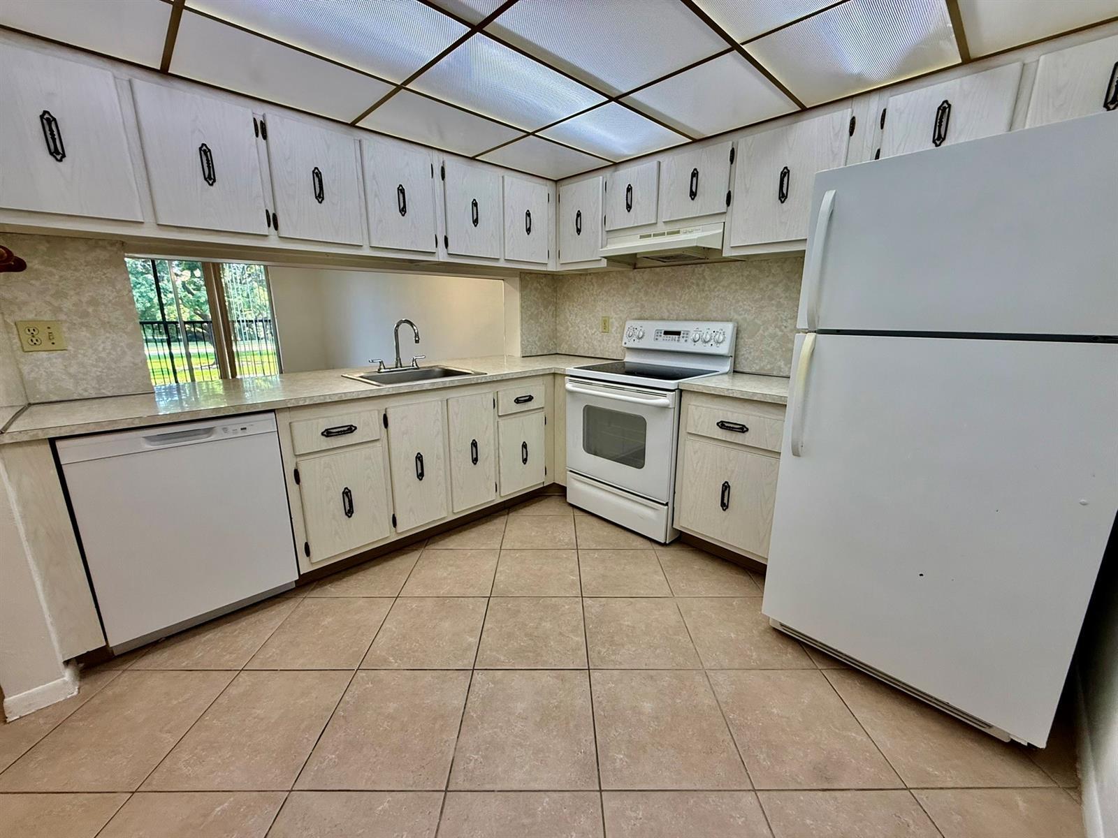 Building Photo - 7173 Orange Dr