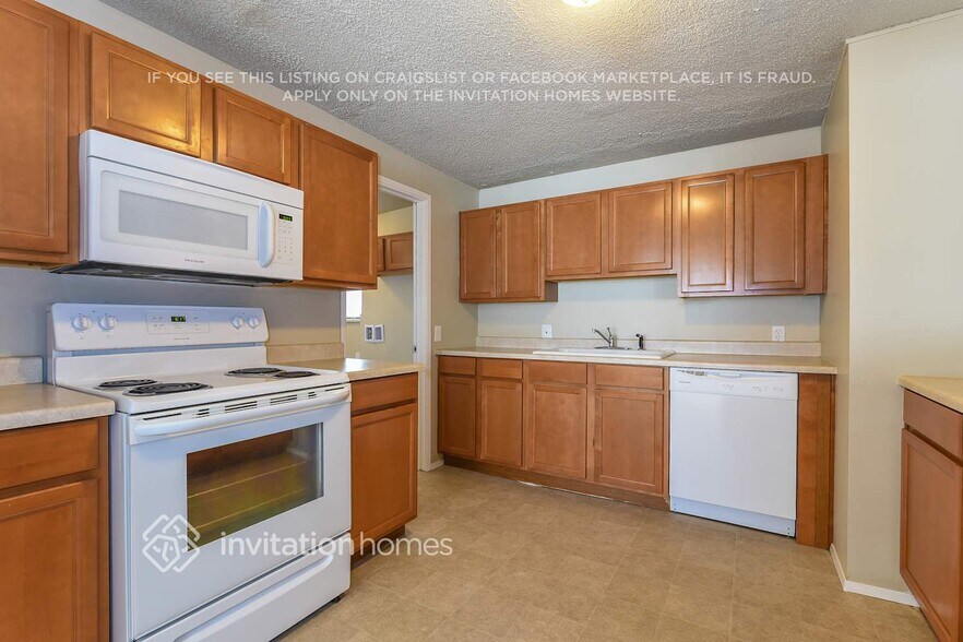 Building Photo - 31349 13th Ave S