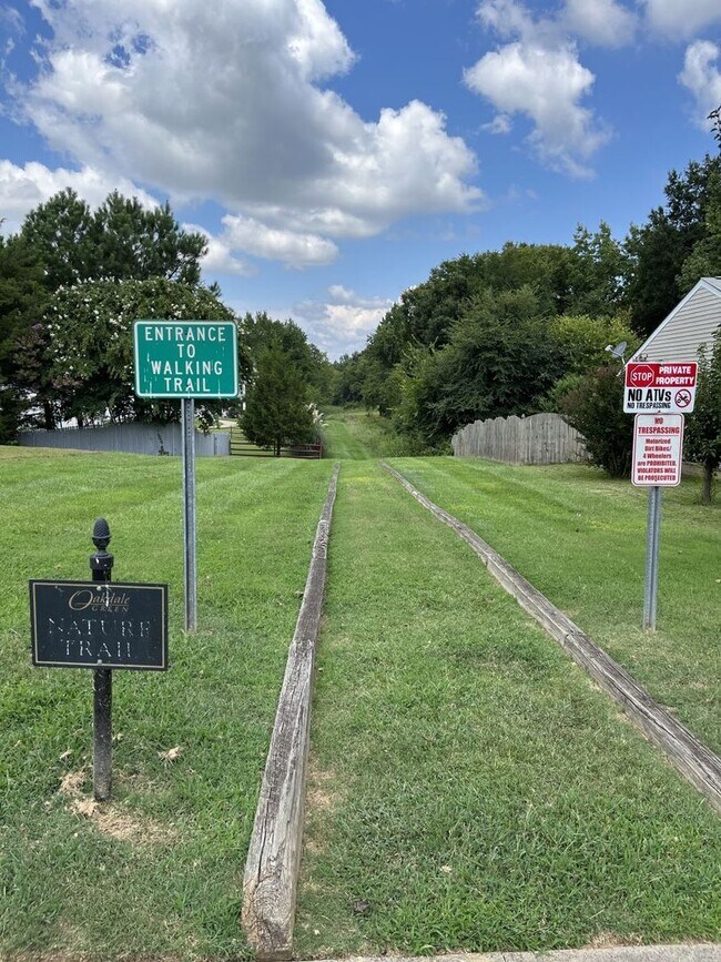 Building Photo - Updated 3 Bedroom, 2 Bath Ranch in NW Char...