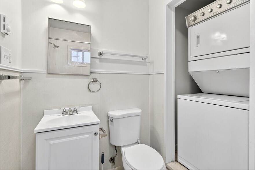 Building Photo - 321 N Fulton St