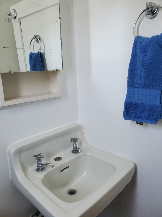 Building Photo - 131 Crowley Lake Dr