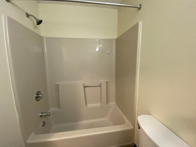 Building Photo - 121 Eastern Ave