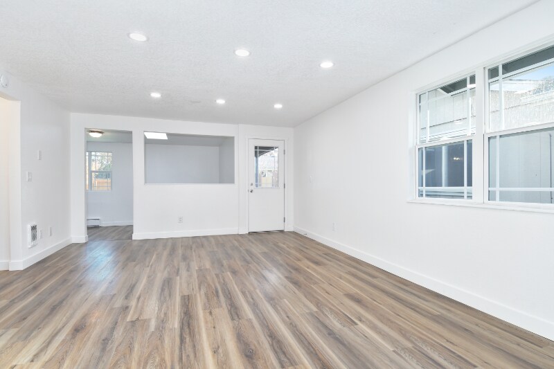 Building Photo - 2414 48th Ave