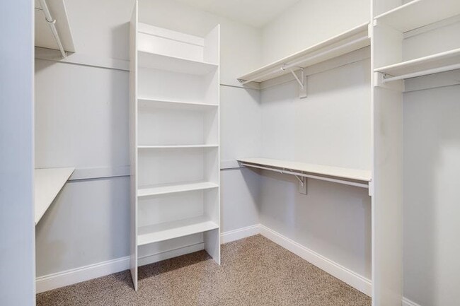 Building Photo - 10227 Matwood Oak Dr