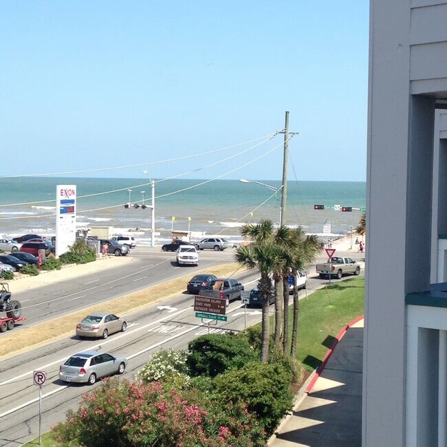 Building Photo - 6102 Seawall Blvd
