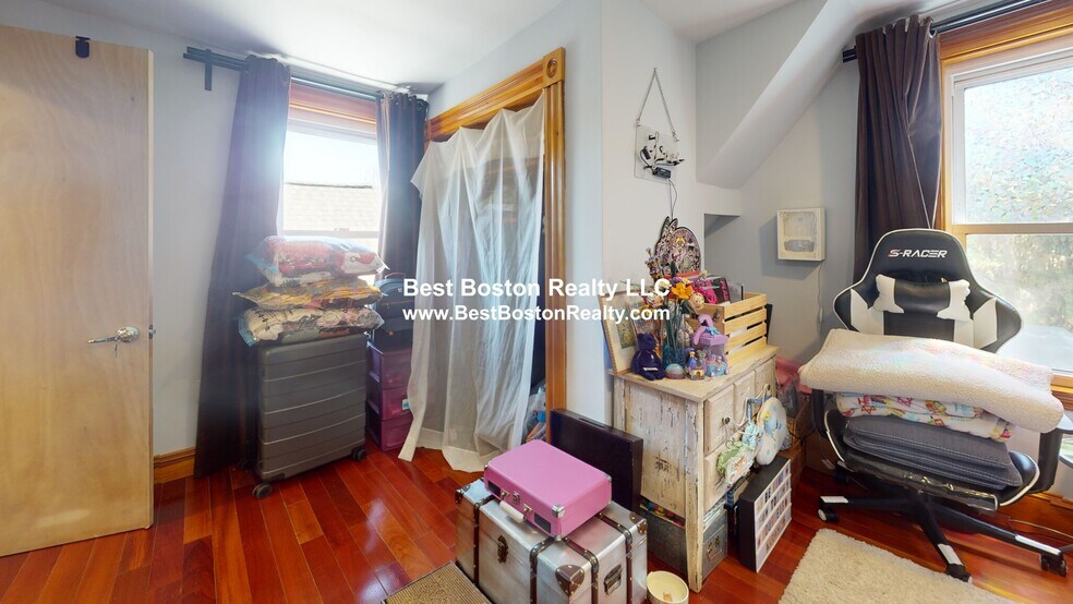 Building Photo - 18 Nashua St