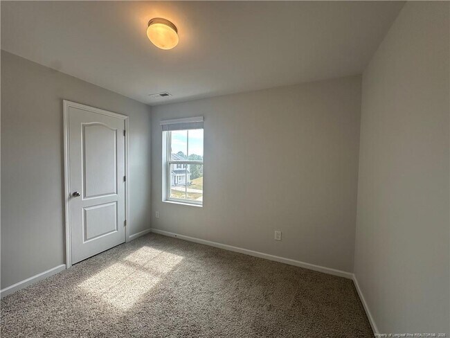 Building Photo - 910 Sapphire Stone Ln