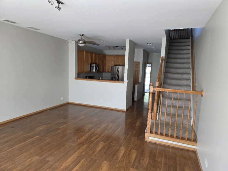 Building Photo - 2410 Oneida Ln