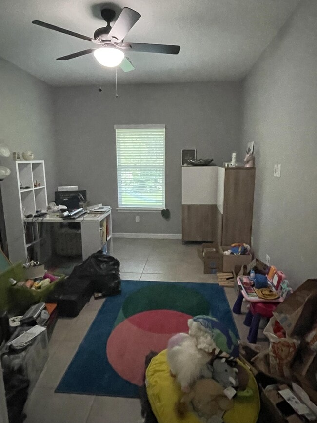 Building Photo - 775 Maple Leaf Loop