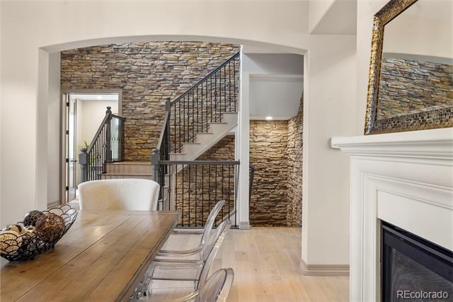 Building Photo - 15252 W Warren Dr