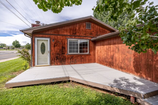 Primary Photo - Charming 3 Bed, 2 Bath Home in Farmington,...