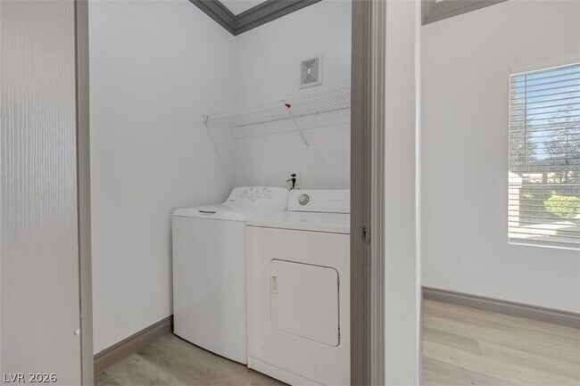 Building Photo - 5525 W Flamingo Rd