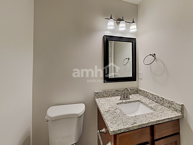 Building Photo - 2624 N Kristy Ave