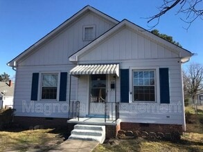 Building Photo - 410 Young St