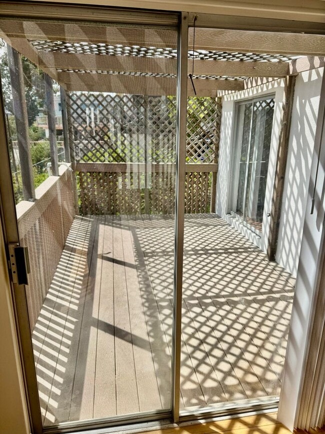 Building Photo - Stunning 2 story home with Spanish style a...