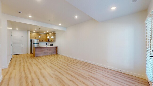 Building Photo - 1126 W 250 S