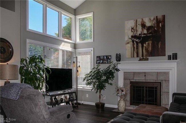 Building Photo - 822 Shadowood Ln SE