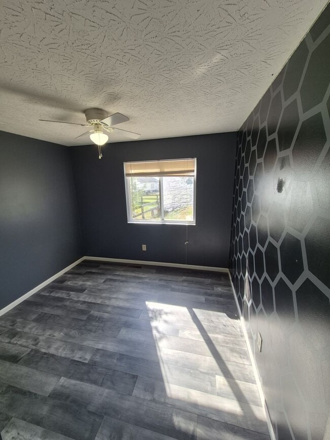 Building Photo - Charming 3BR/2.5BA home in desirable Union, KY!