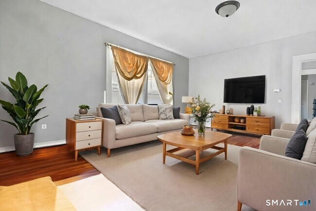 Building Photo - 1440 Wood Ave