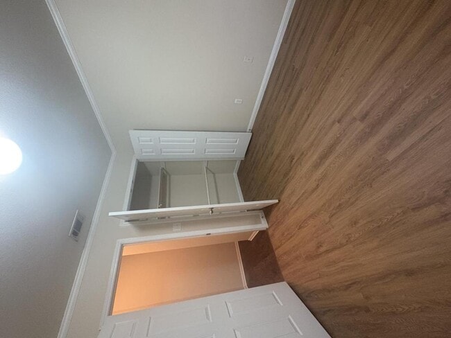 Building Photo - 6101 Shamrock Dr