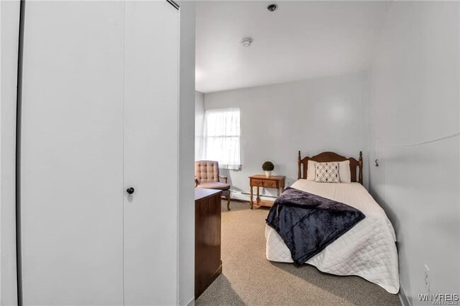 Building Photo - 459 E Oak Orchard St