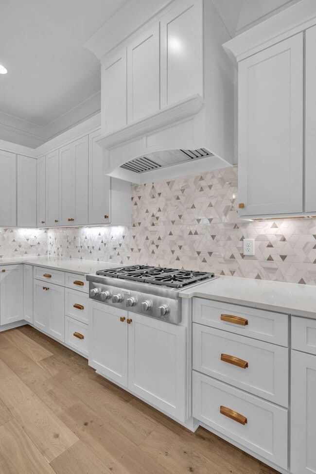 Building Photo - Luxury living in this brand new home - Franklin, TN