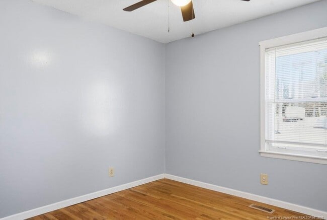 Building Photo - 815 Bedrock Dr