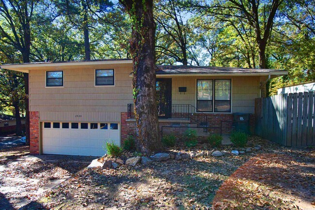 Primary Photo - 2920 S Bryant St