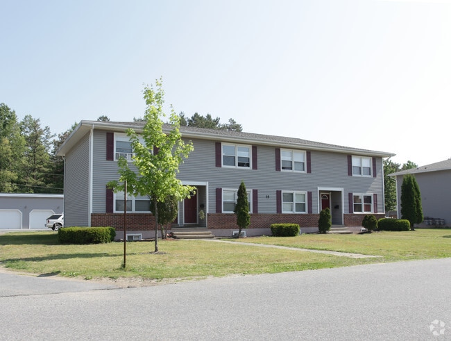 Building Photo - 6-15 Manor Dr