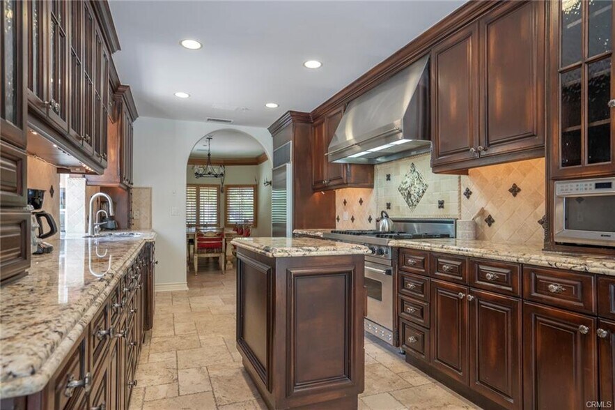 Building Photo - 4063 Benedict Canyon Dr