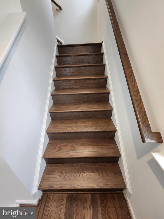 Building Photo - 500 Husky Trl