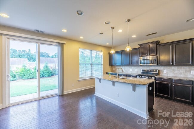 Building Photo - 1310 Middlecrest Dr NW