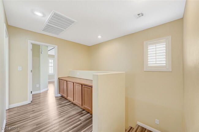 Building Photo - 10644 Tray Mountain Ave