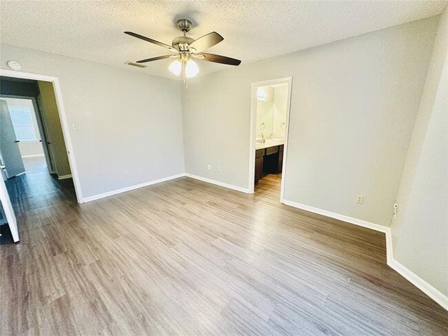 Building Photo - 2612 Gwendolyn Ln