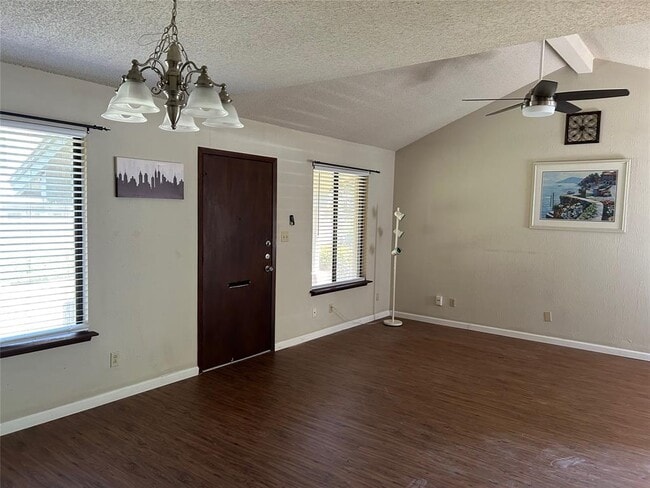 Building Photo - 9509 Blue Creek Ln